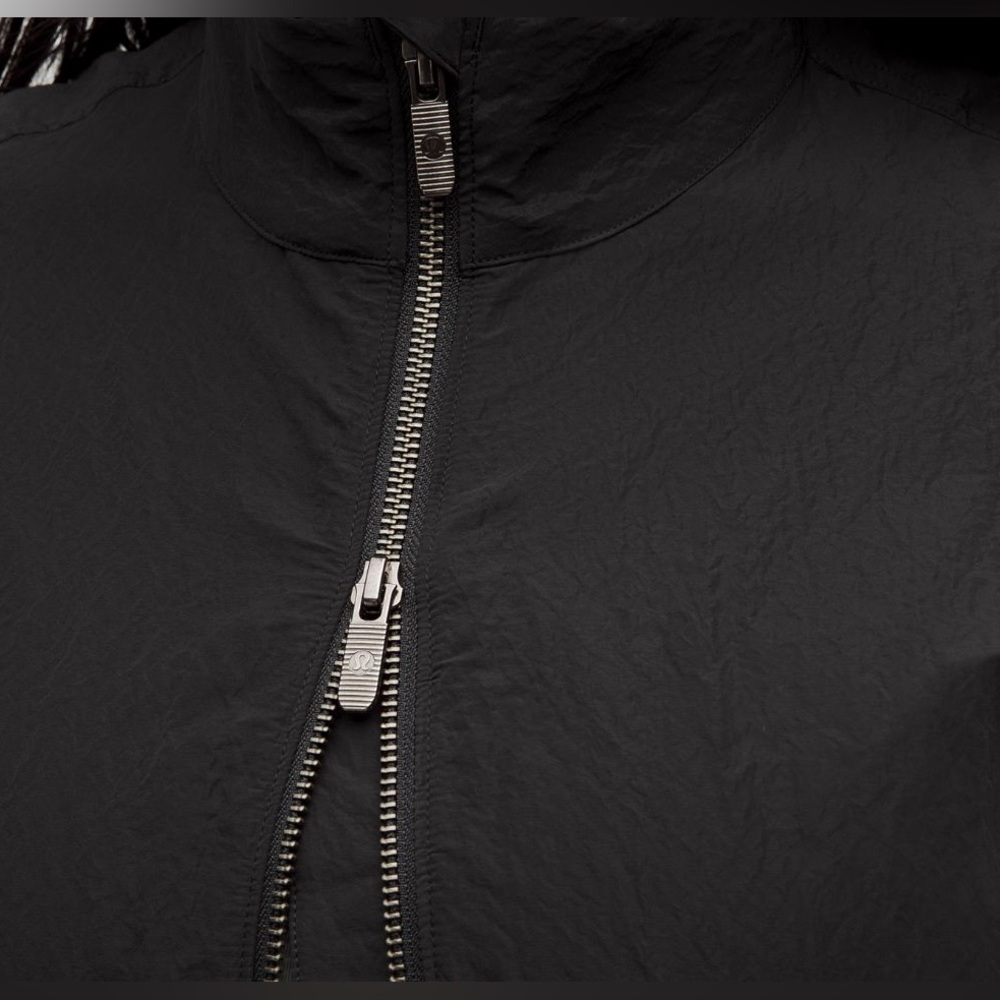 NWT💎Lululemon Bomber Nylon Cinchable Black Waterproof Jacket Medium Retail $148 - Picture 6 of 9